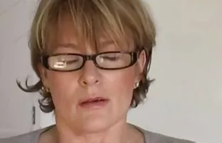 დეფლოვნებს ჩემი და შიგნით