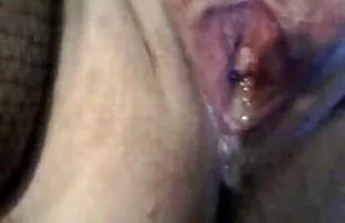 ლათინურ სკოლის მოსწავლე თავის მეზობლის კუდში დააგემოვნებს