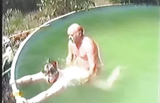 ყოფილი შეყვარებული აკეთებს ხოლო ცხენოსნობა მამალი