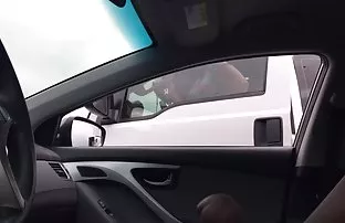 მარტოხელა დედა მეზობელი