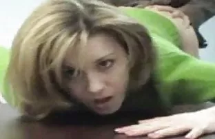 შავი მეზობელი მისი მეზობლის სასტიკად ანადგურებს